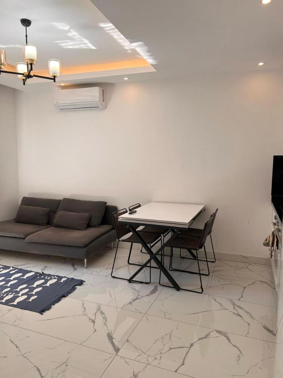Apartment Family Near Cleopatra